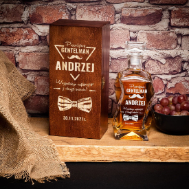 Skrzynka na karafkę z grawerem, opakowanie na prezent na alkohol